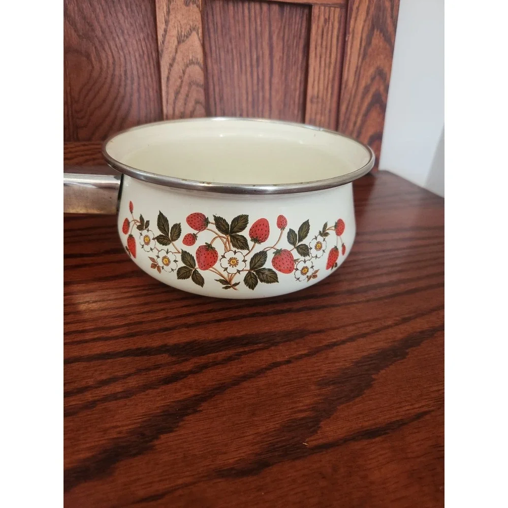 Vintage 1982 Sheffield STRAWBERRIES 'N CREAM 1 quart open SAUCEPAN‎ no lid